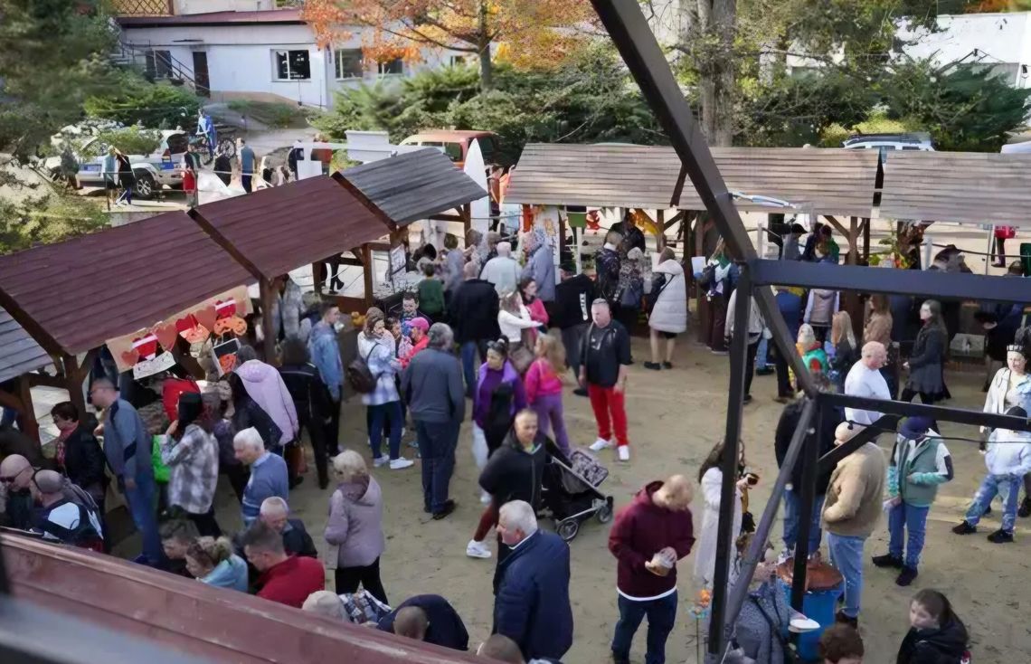 Jesienny klimat przy ognisku – AKWA MARINA zaprasza