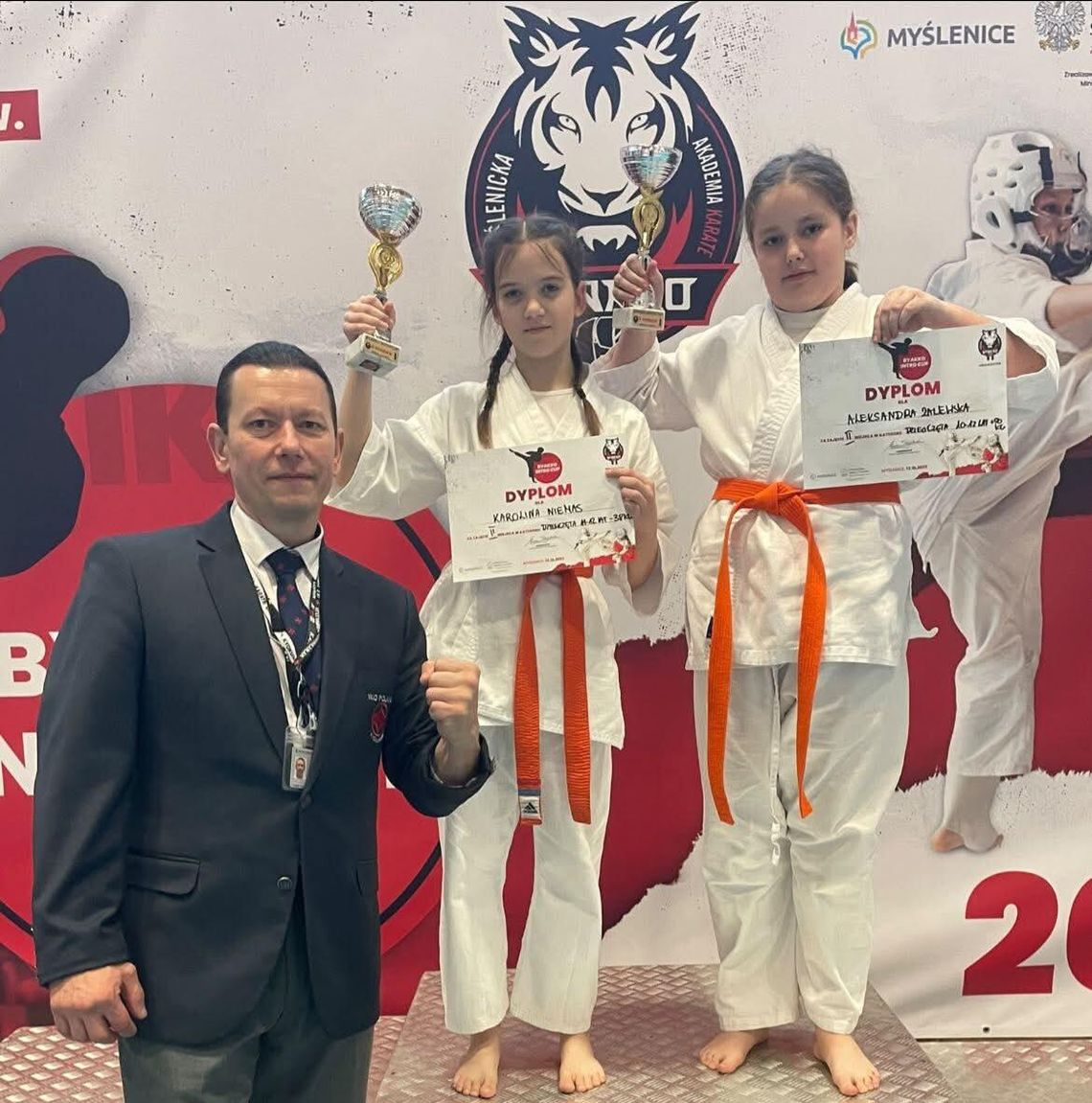 Karatecy z Niwnicy z kolejnymi medalami! Karatecy z Niwnicy z kolejnymi medalami!