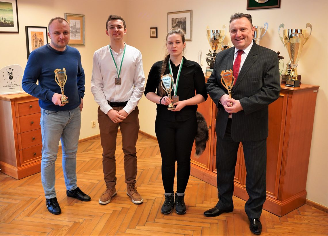 Kolejne sportowe sukcesy naszej Uczelni! Rektor pogratulował medalistom