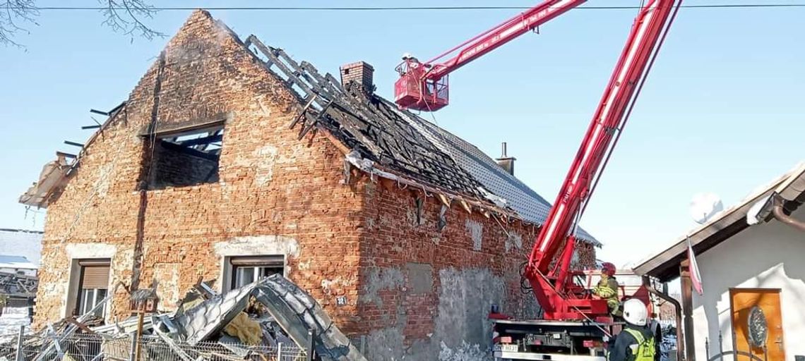 Kolejny groźny pożar. Spłonął dom, rodzina bez dachu nas głową