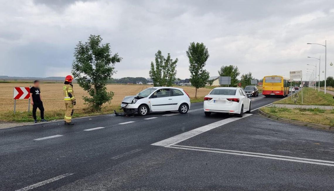 Kolizja na skrzyżowaniu Orzeszkowej i Długosza