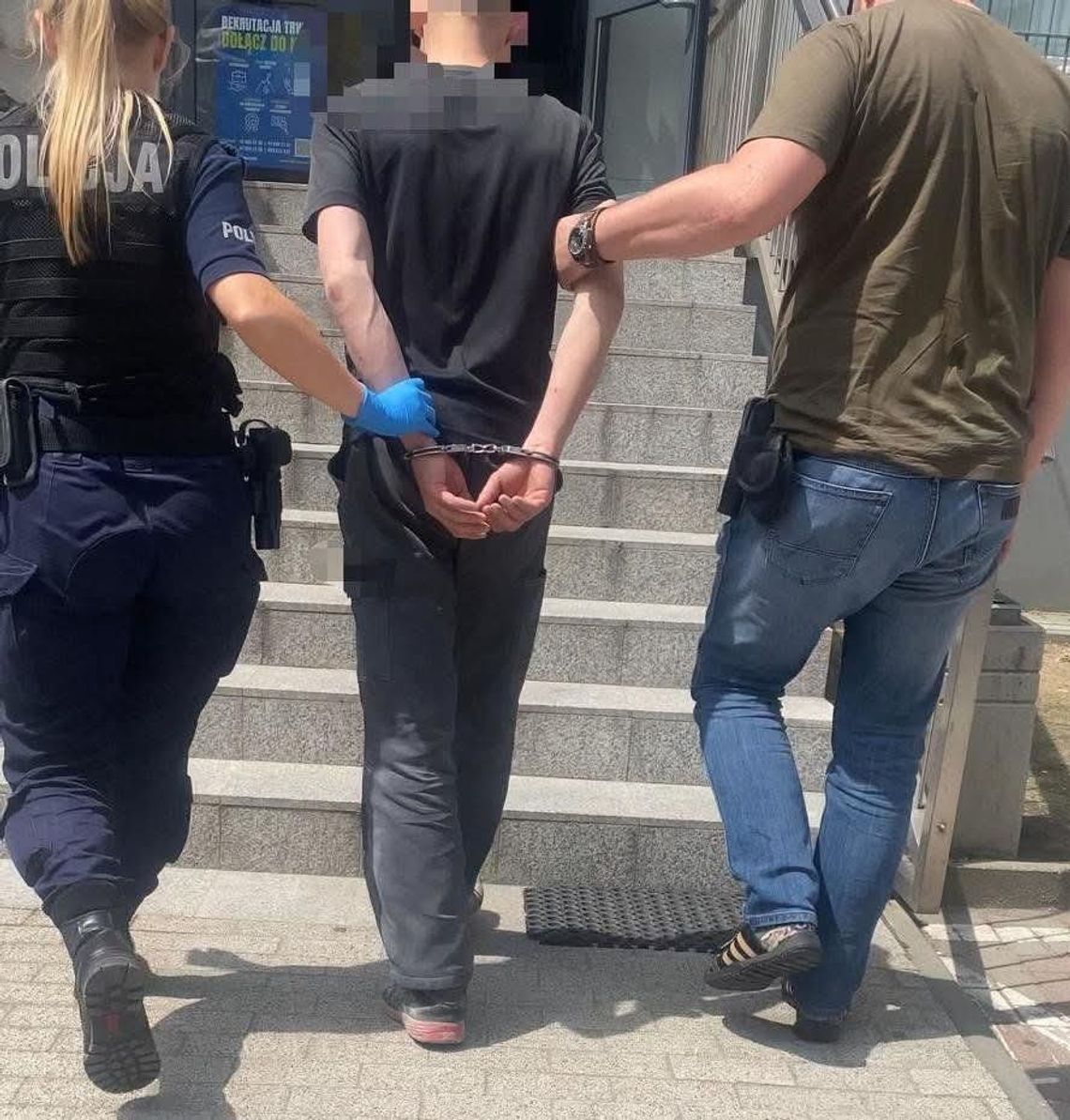 Kradł alkohol, słodycze i zdrapki. Zatrzymany 35-latek usłyszał zarzuty