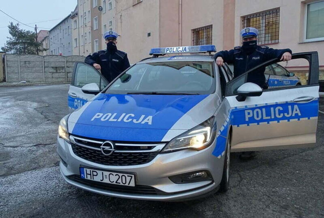 Liczyła się każda minuta! Policjanci eskortowali walczącą o życie seniorkę