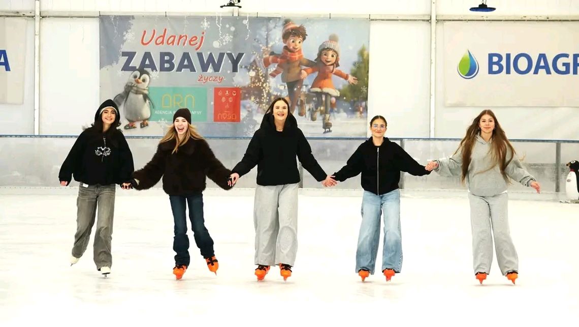 Lodowisko Frajda w Nysie otwarte także w święta! Idealny sposób na aktywny relaks po rodzinnych spotkaniach Lodowisko Frajda w Nysie otwarte także w święta! Idealny sposób na aktywny relaks po rodzinnych spotkaniach