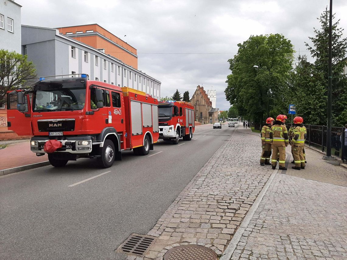 Mail o trującym gazie w szkole. Strażacy w akcji