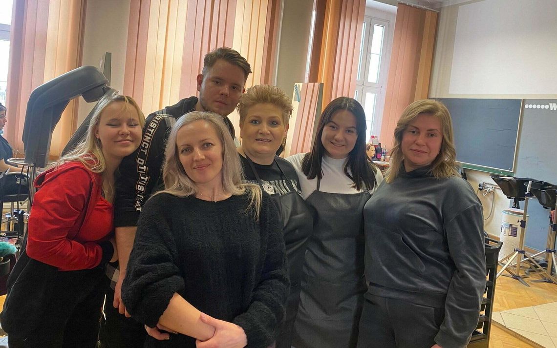 Metamorfoza pań z Ukrainy. Pomogli uczniowie Budowlanki