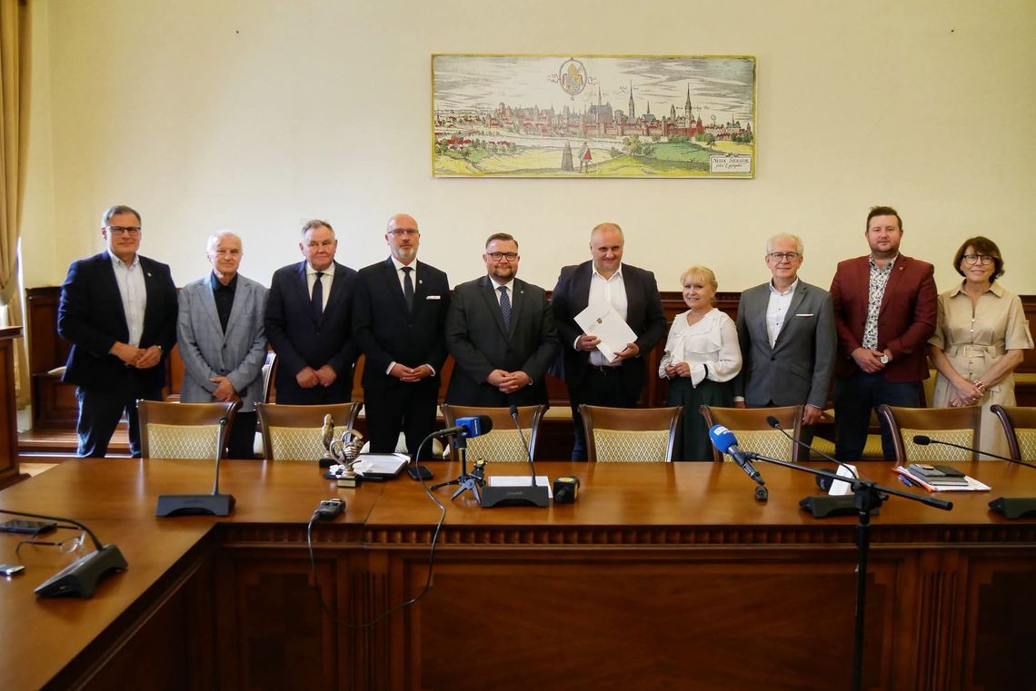 Miliony na odbudowę po powodzi. Do Powiatu Nyskiego trafi prawie 98 mln zł Miliony na odbudowę po powodzi. Do Powiatu Nyskiego trafi prawie 98 mln zł
