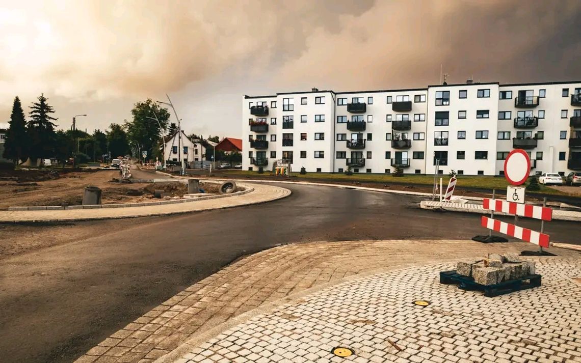 Nie zdążą przed pierwszym dzwonkiem. Rondo przy Grodkowskiej z opóźnieniem Nie zdążą przed pierwszym dzwonkiem. Rondo przy Grodkowskiej z opóźnieniem