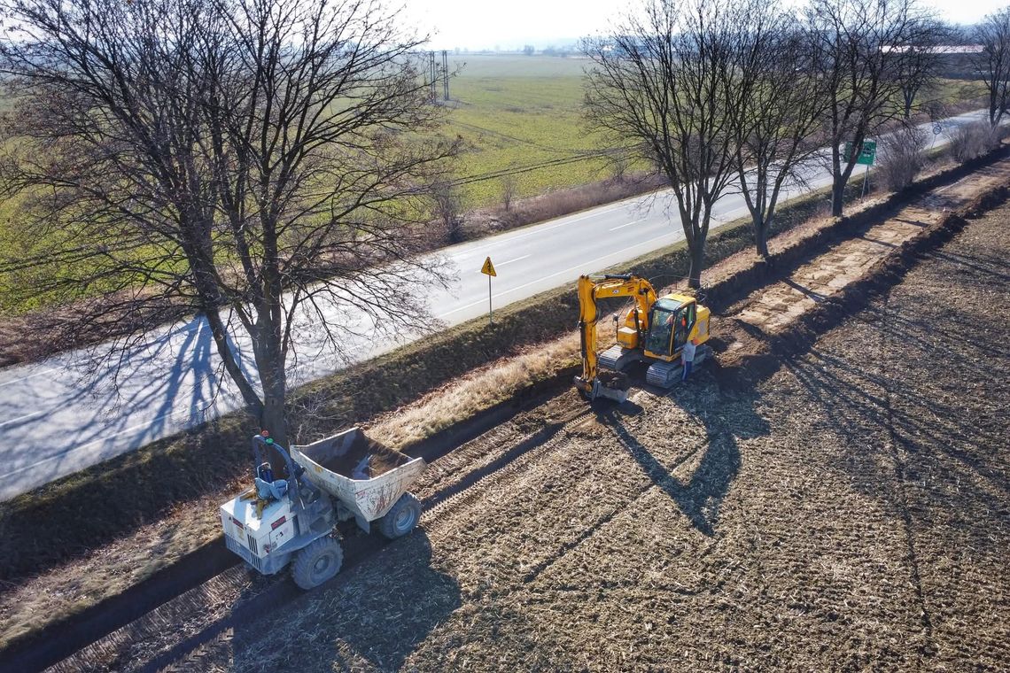 Nowa ścieżka rowerowa i rondo w Nysie. Trwa ważna inwestycja drogowa powiatu