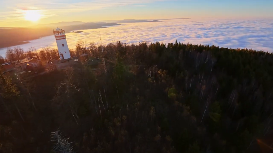 Nowy Rok na Kopie Biskupiej. Górskie powitanie w dwóch odsłonach
