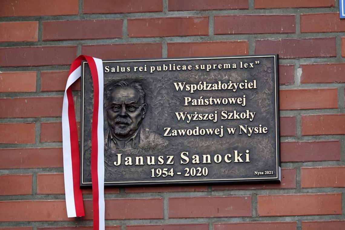 Nyska uczelnia upamiętniła Janusza Sanockiego