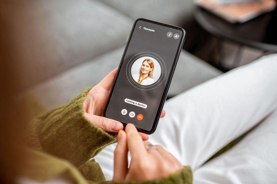Od jutra AI zapyta pacjenta przez telefon o wizytę u lekarza