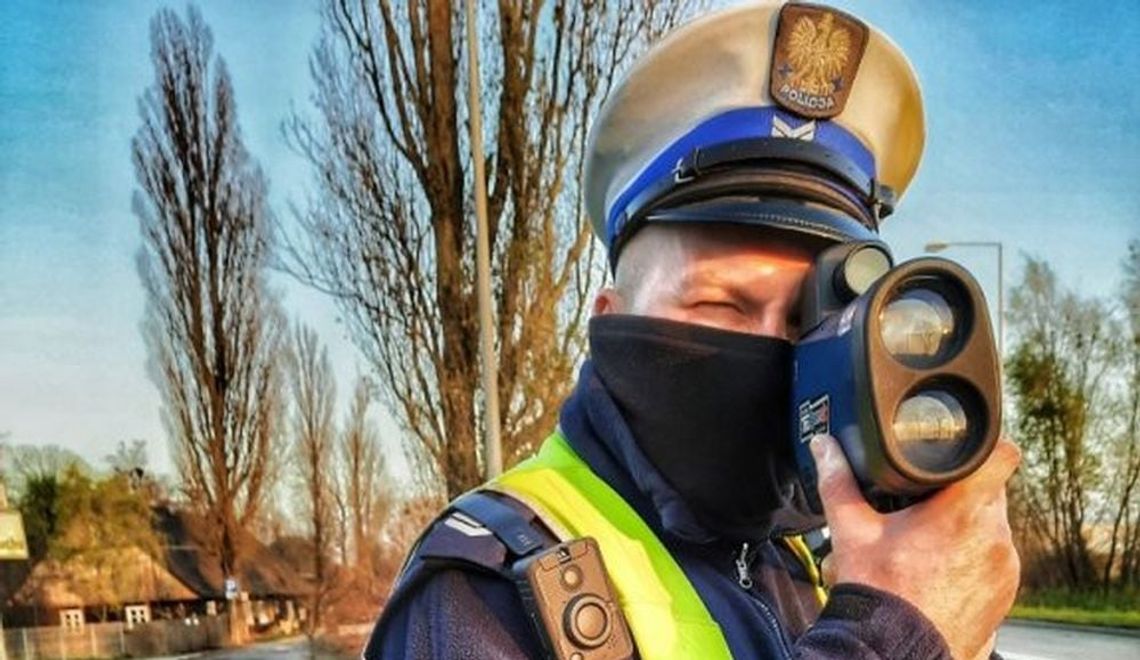 Pędził ponad 120 km/h w terenie zabudowanym. Stracił prawko