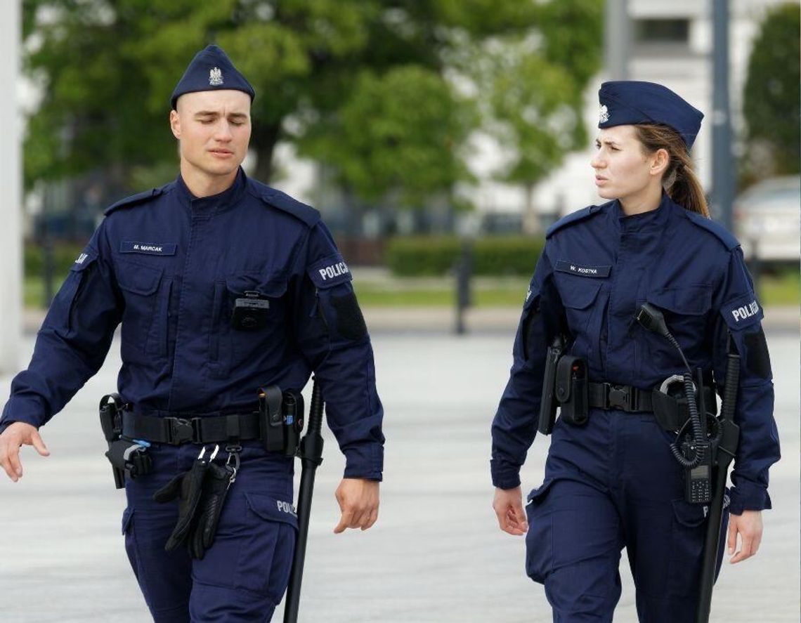 Policja szybko łata kadrowe dziury. Argumentem są pieniądze