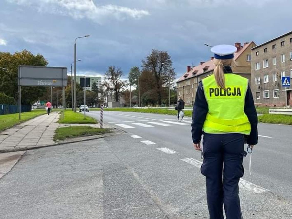 Policjanci tym razem kontrolowali pieszych