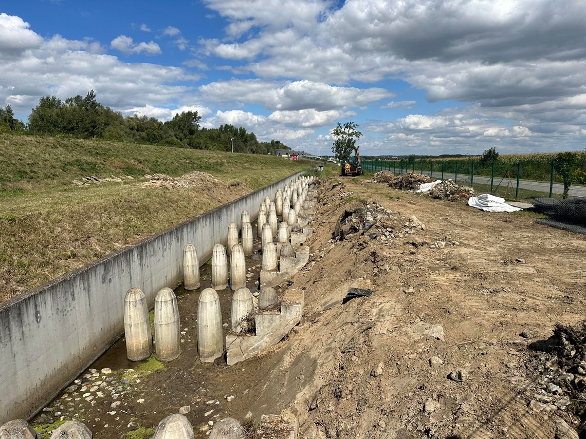 Porządki przy przepławce nad Jeziorem Nyskim Porządki przy przepławce nad Jeziorem Nyskim