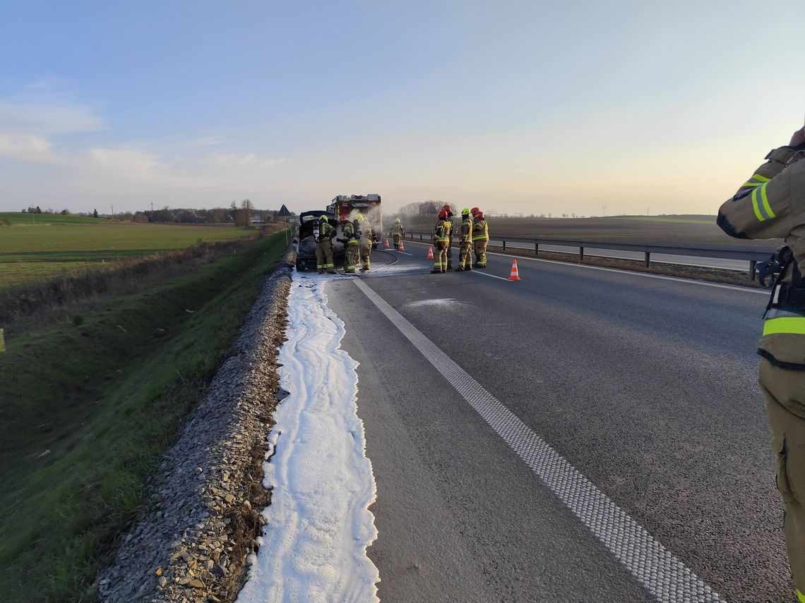 Pożar samochodu osobowego na DK 46 Nysa-Opole