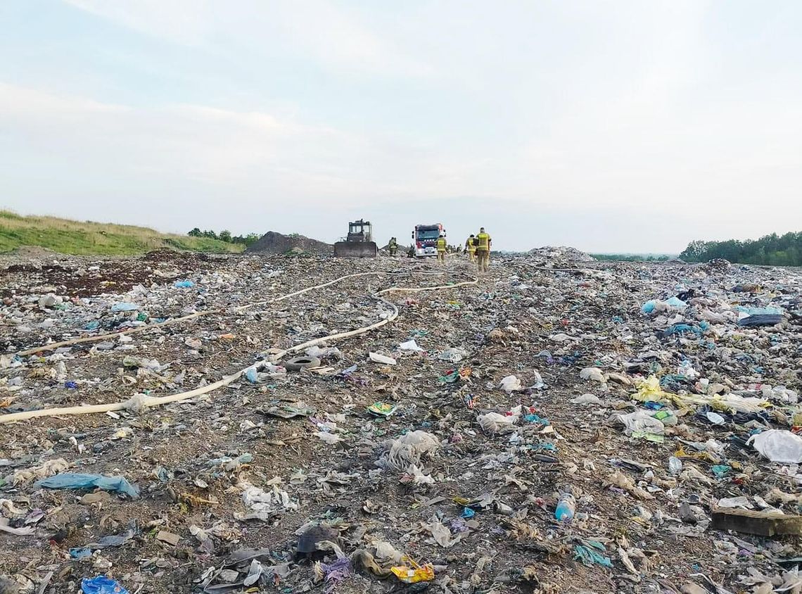 Pożar składowiska odpadów w Domaszkowicach