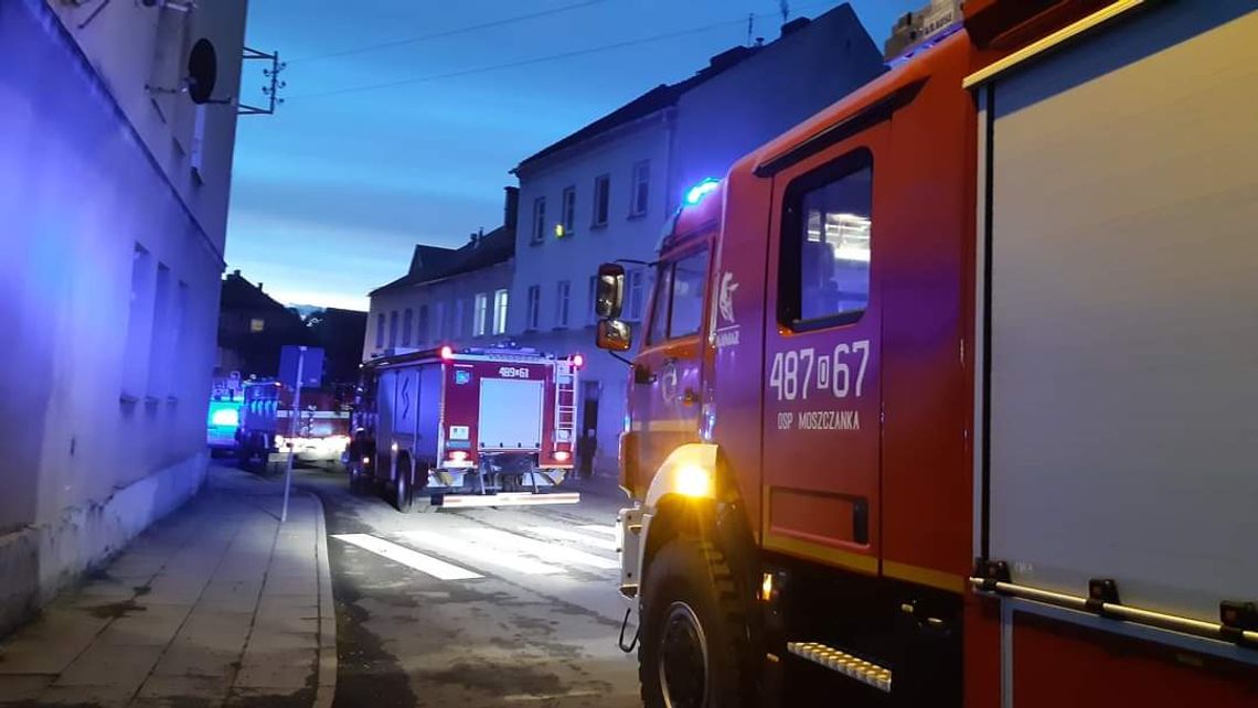 Pożar wybuchł w mieszkaniu czteroosobowej rodziny