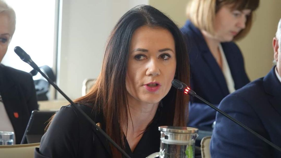 Radni wracają do stacjonarnych sesji