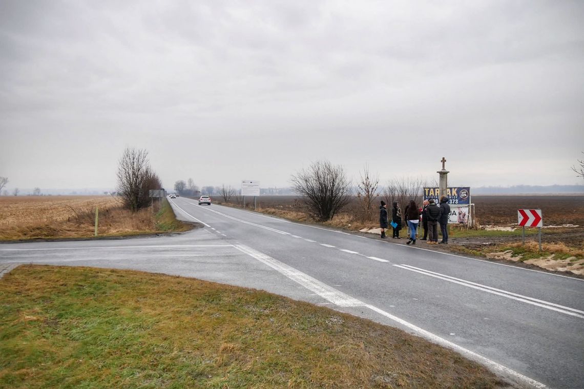 Rondo na skrzyżowaniu Orzeszkowej i Długosza jednym z elementów większej inwestycji Powiatu Nyskiego