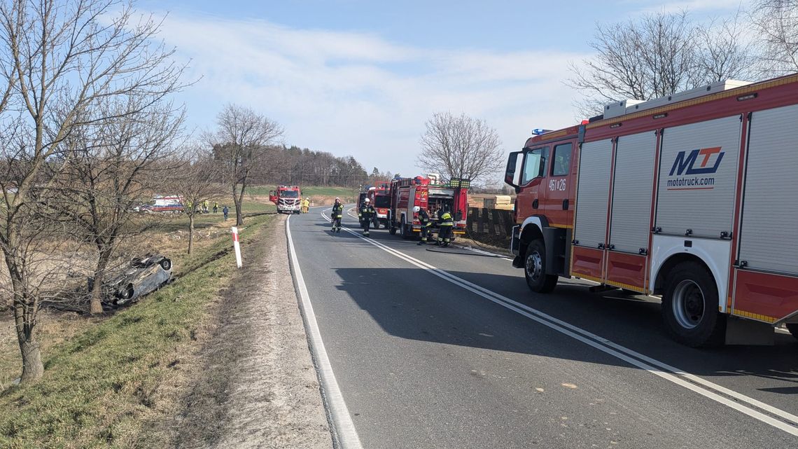 Samochód dachował i stanął w płomieniach