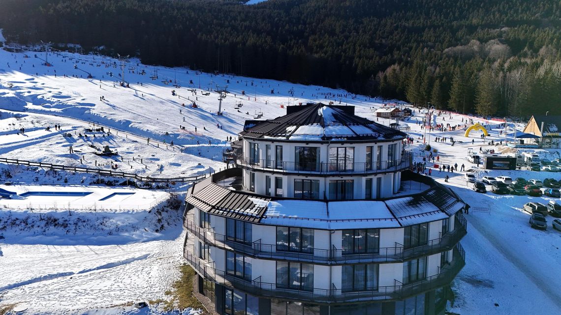 Sezon narciarski startuje! Czarna Góra i czeskie kurorty gotowe na zimowe szaleństwo Sezon narciarski startuje! Czarna Góra i czeskie kurorty gotowe na zimowe szaleństwo