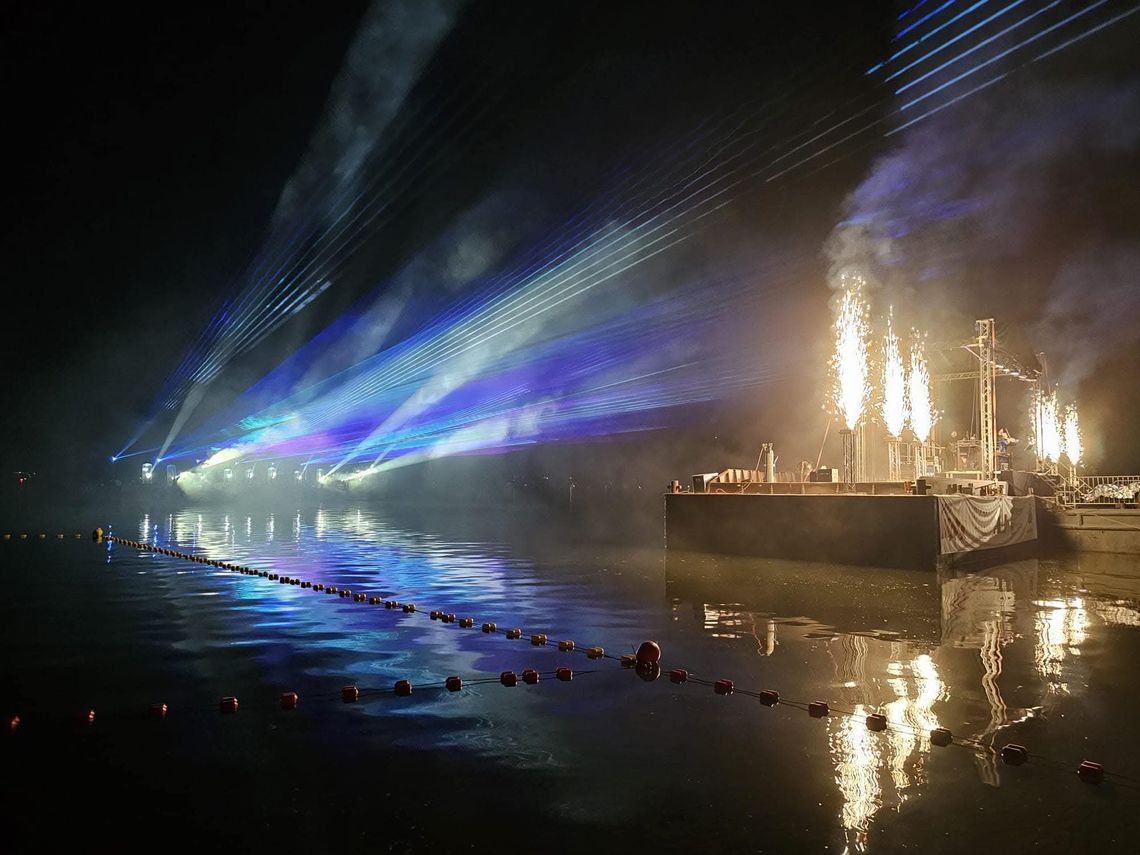 Sierpień pełen wrażeń nad Jeziorem Nyskim – Kino, Ogień i Woda na AKWA Marinie!