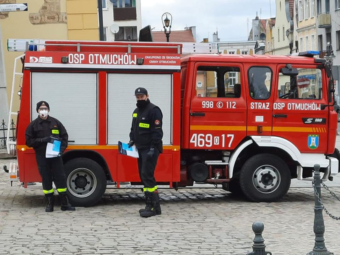 Strażacy informują o szczepieniach przeciwko Covid 19