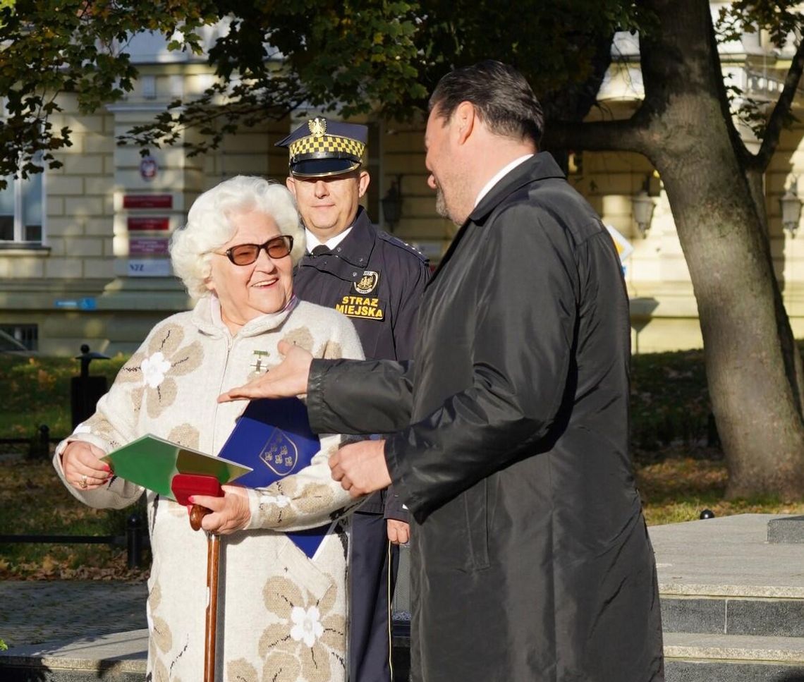 Teresa Sajan odznaczona tytułem „Zasłużony dla Ziemi Nyskiej”