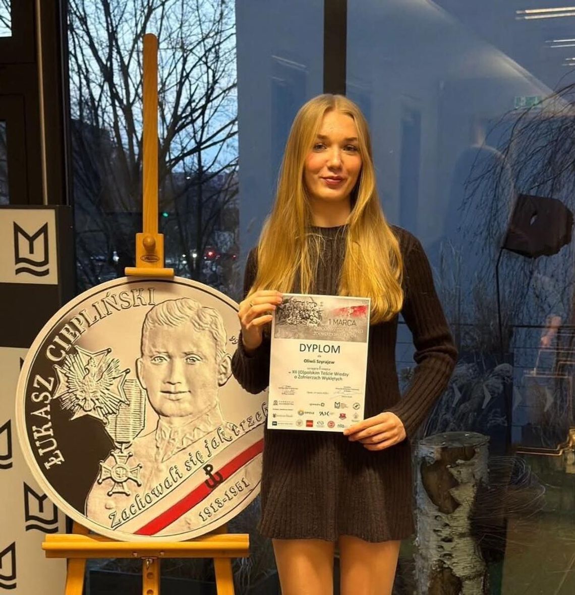 Triumf młodej pasjonatki historii. Uczennica Carolinum najlepsza w Opolskim Teście o Żołnierzach Wyklętych Triumf młodej pasjonatki historii. Uczennica Carolinum najlepsza w Opolskim Teście o Żołnierzach Wyklętych