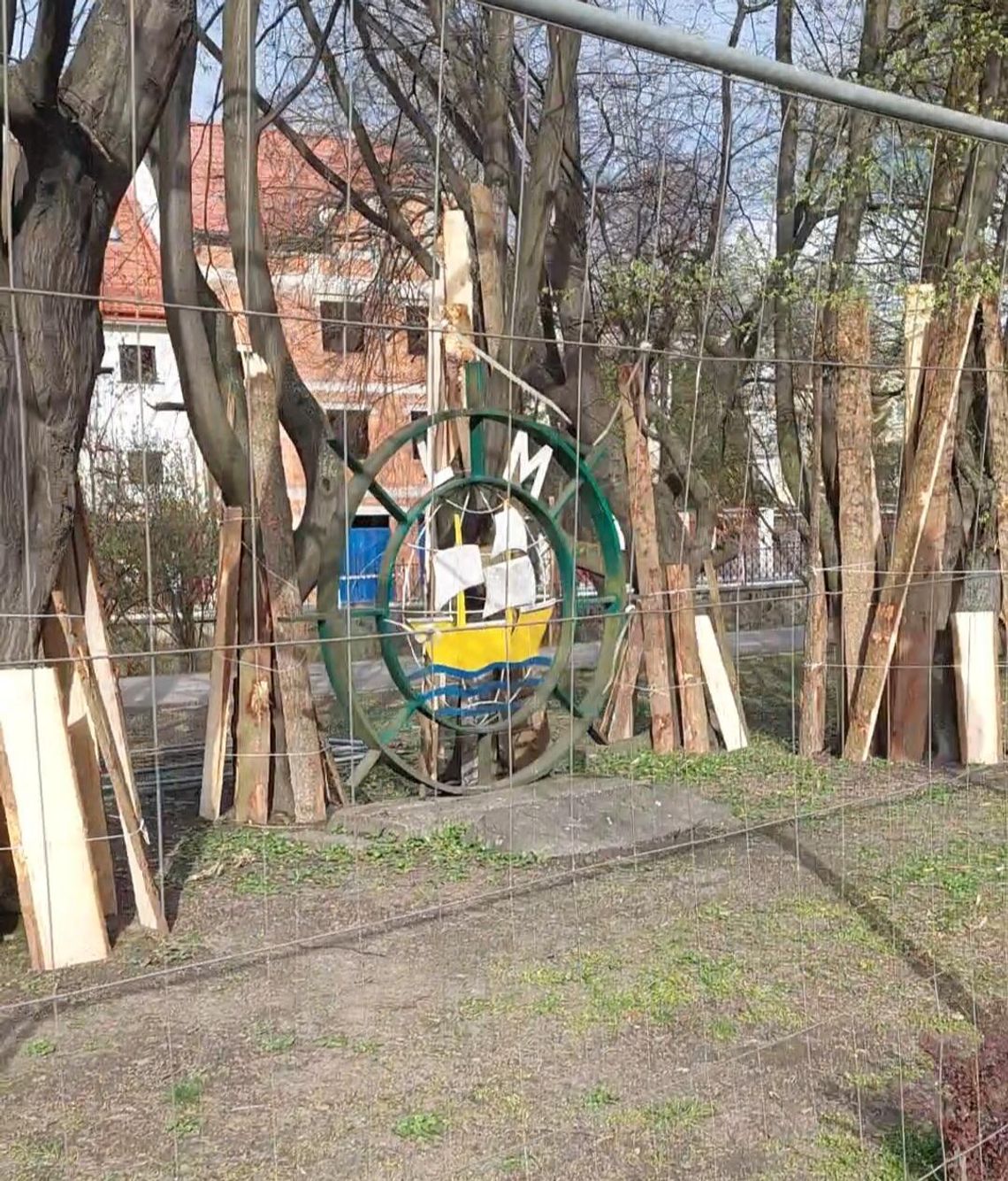 Tu kiedyś można było kupić niemal wszystko. Skwer kojarzony z kultowym bazarem przechodzi metamorfozę