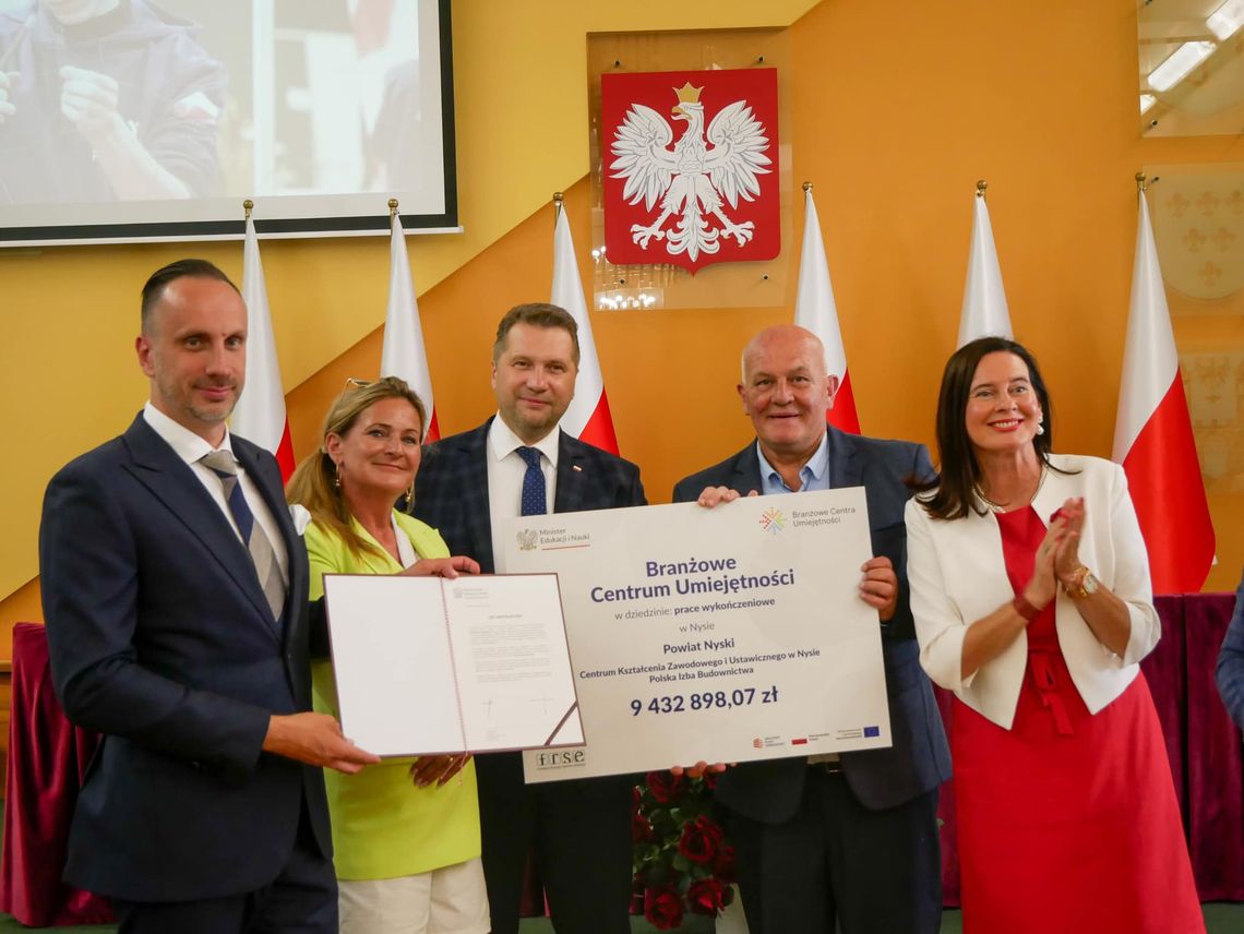 Umowa na utworzenie Branżowego Centrum Umiejętności podpisana