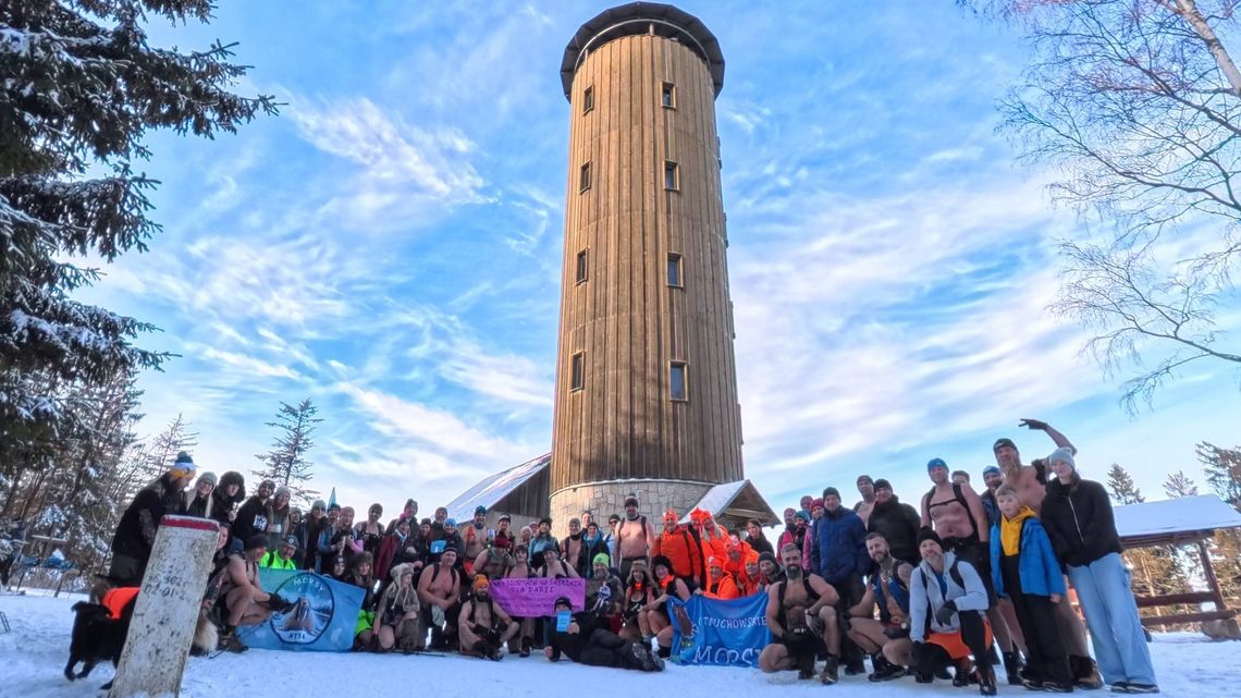 W szortach na Górę Borówkową. Zimowa akcja charytatywna dla Darii Jagiełło