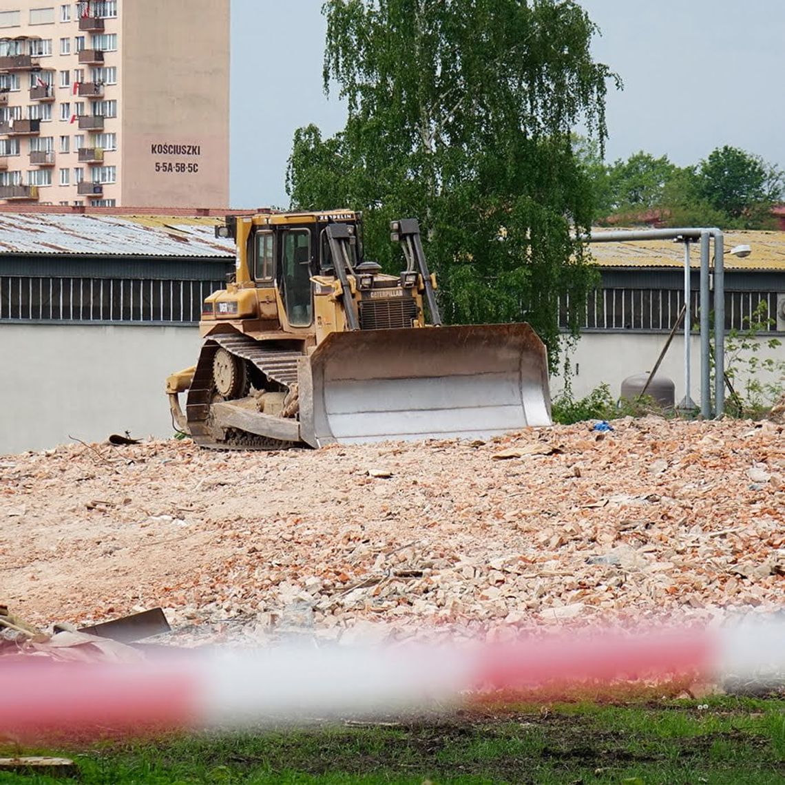 Wielkopowierzchniowy sklep, stacja benzynowa i restauracja na FSD