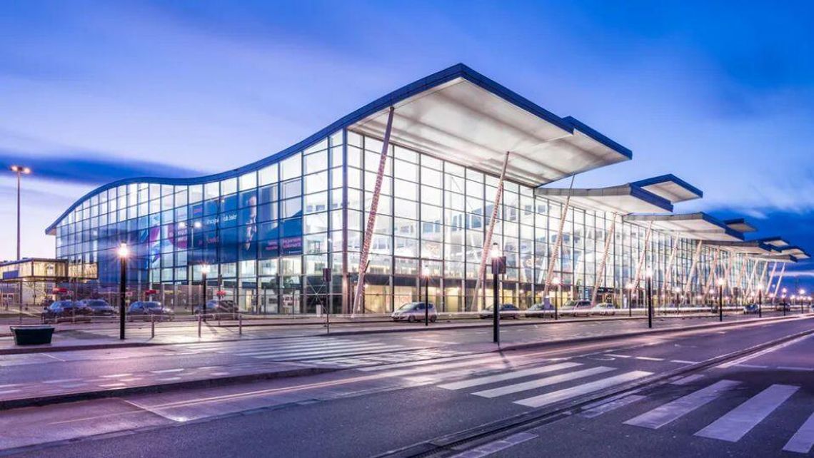 Wrocławskie lotnisko wstrzymuje loty na ponad miesiąc