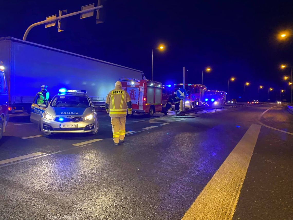 Wypadek w Otmuchowie. Zderzyły się 2 auta, są utrudnienia w ruchu