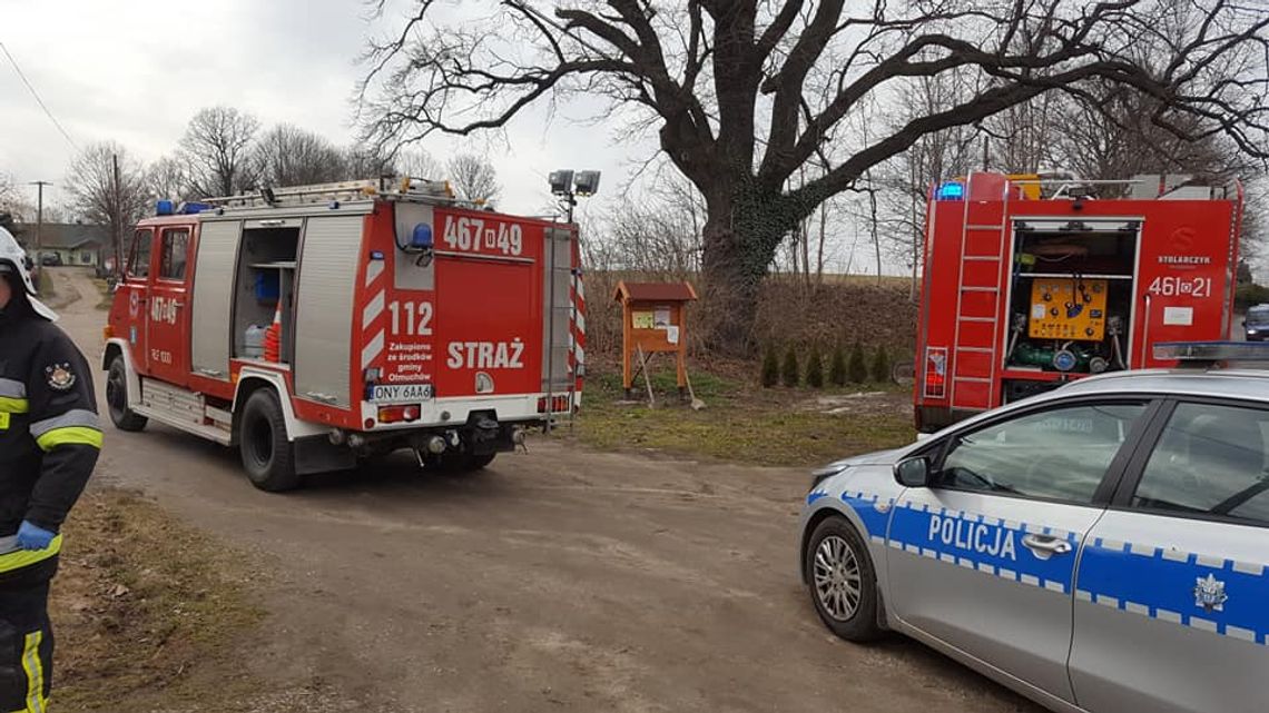 Zderzenie osobówki ze skuterem. Dwie osoby poszkodowane