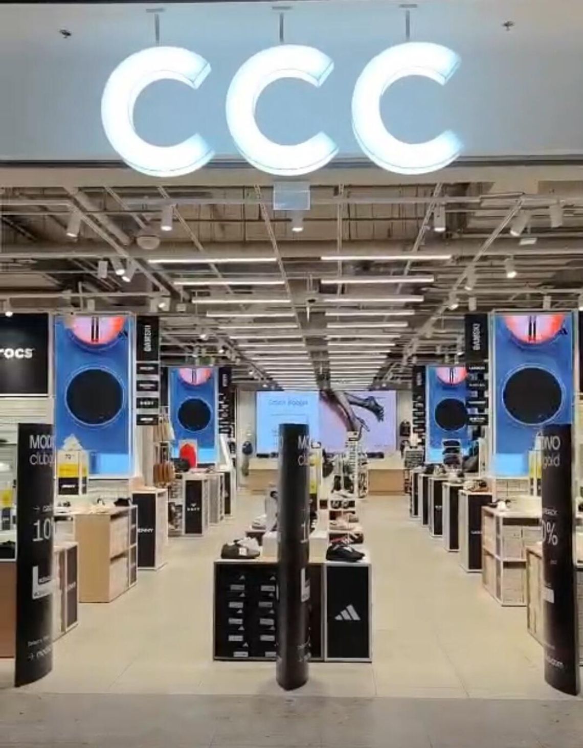 Zmiany w galerii DEKADA. Jedne sklepy znikają, pojawiają się nowe